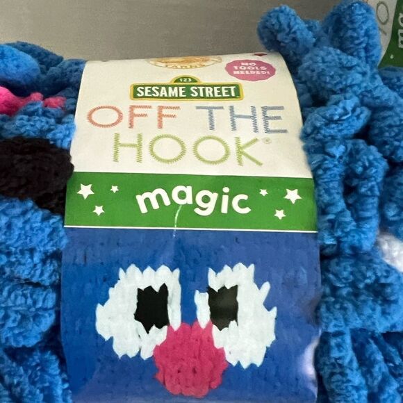 Lion Brand Yarn Sesame Street Off The Hook Fuzzy Friends Grover 2 Skeins - Picture 4 of 4
